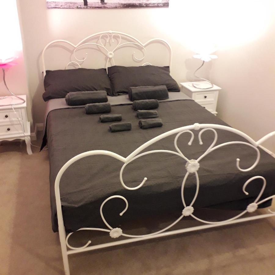 Street Artist Bed & Breakfast Romford Ngoại thất bức ảnh